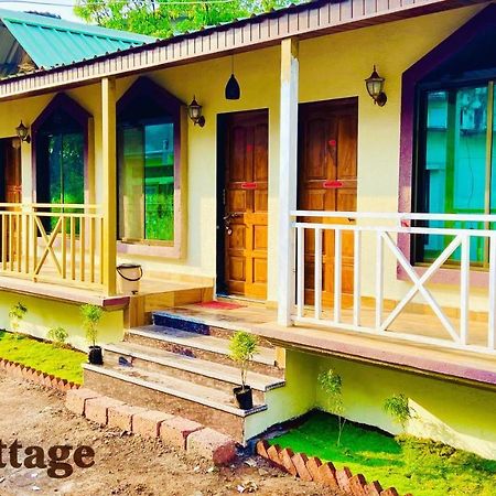 Asbii Cottage Мумбай Екстериор снимка